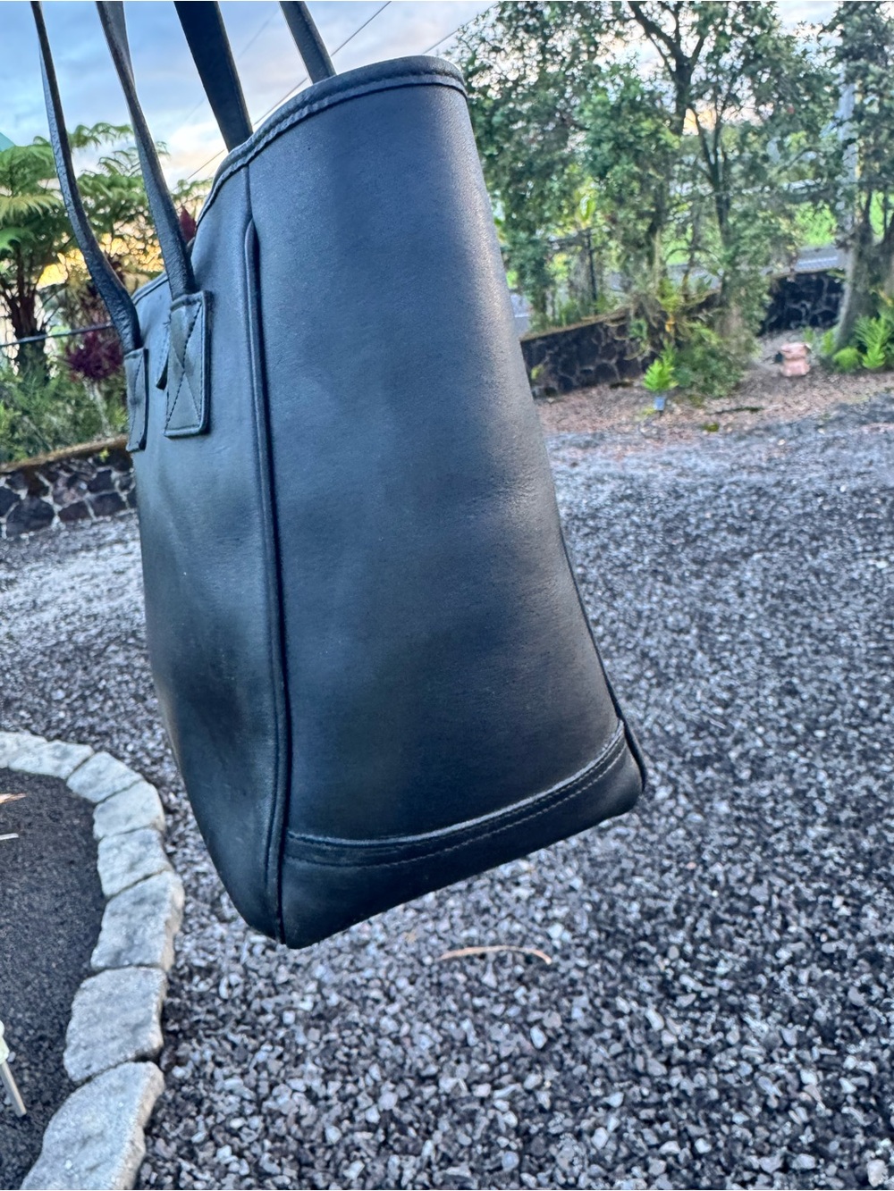 Vintage Dooney & Bourke Black All Weather Leather Tote Made in USA - Picture 8 of 15
